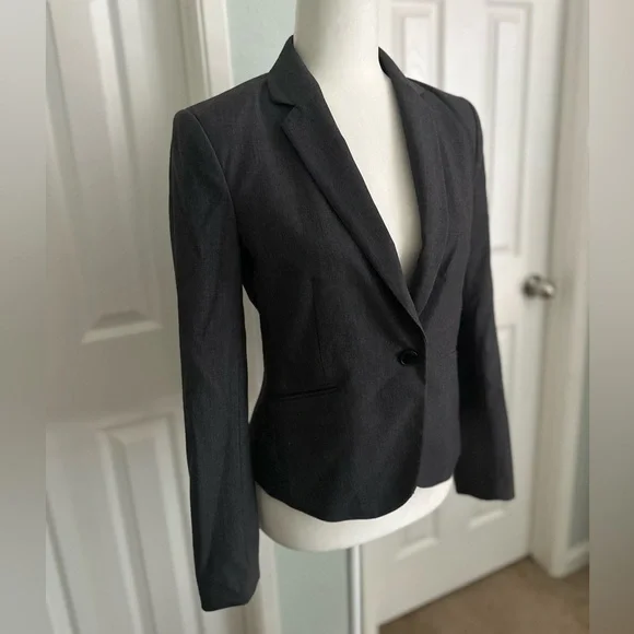 H&M Gray One Button Two Pocket Blazer Size 8 - Picture 3 of 7